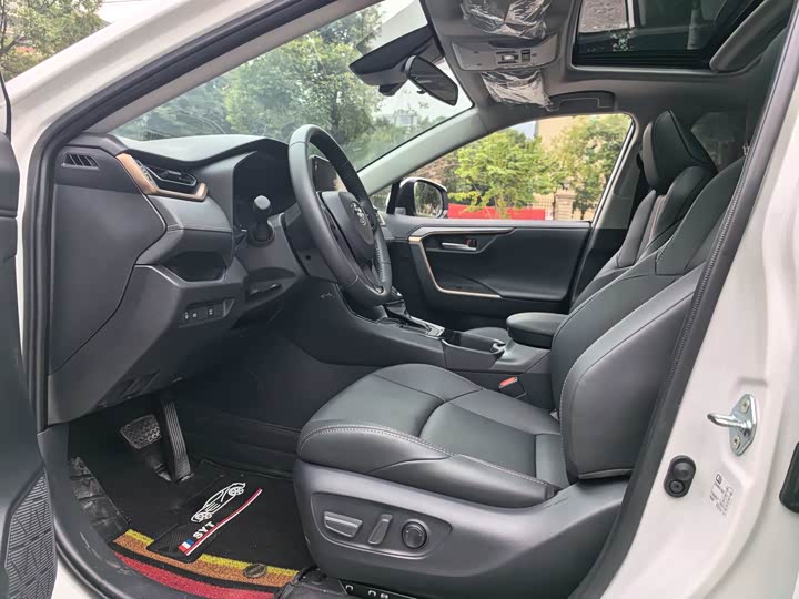 Фото 4 - Toyota Wildlander