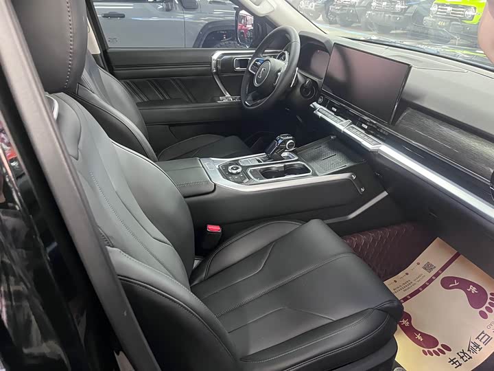 Фото 6 - Tank 400 Hybrid