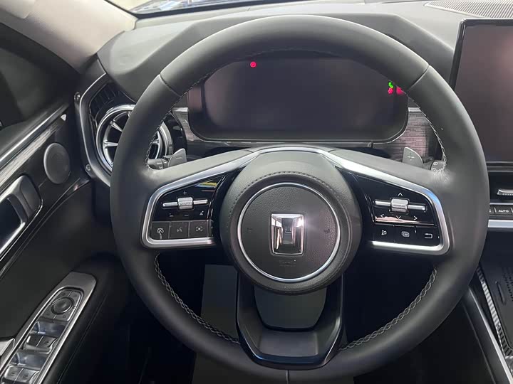 Фото 8 - Tank 400 Hybrid