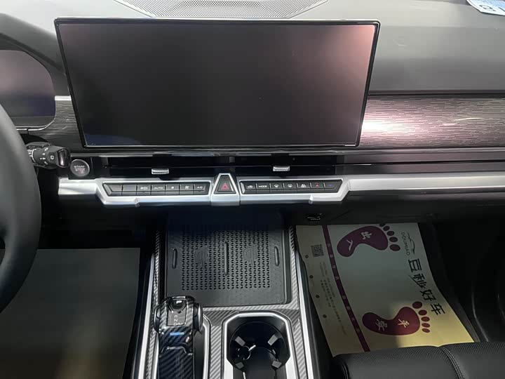 Фото 9 - Tank 400 Hybrid