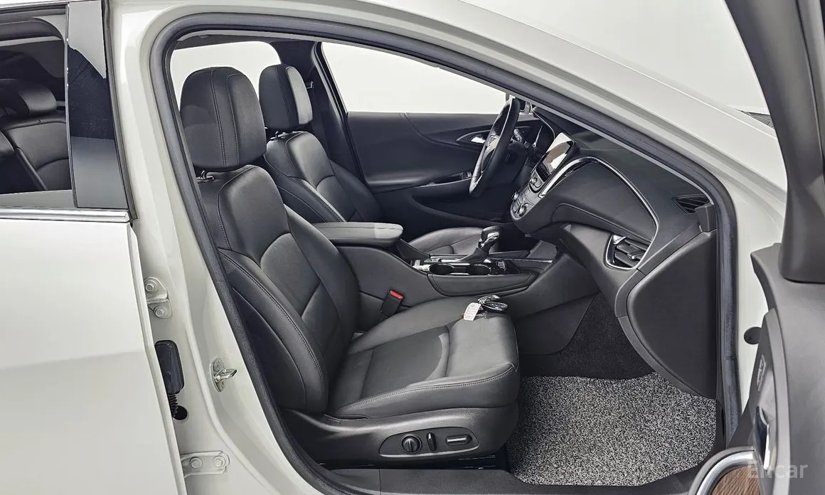 Фото 12 - Chevrolet Malibu