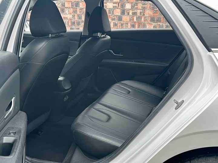 Фото 8 - Hyundai Elantra N line