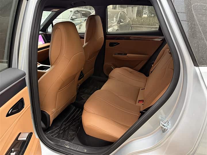 Фото 4 - Geely Galaxy L7