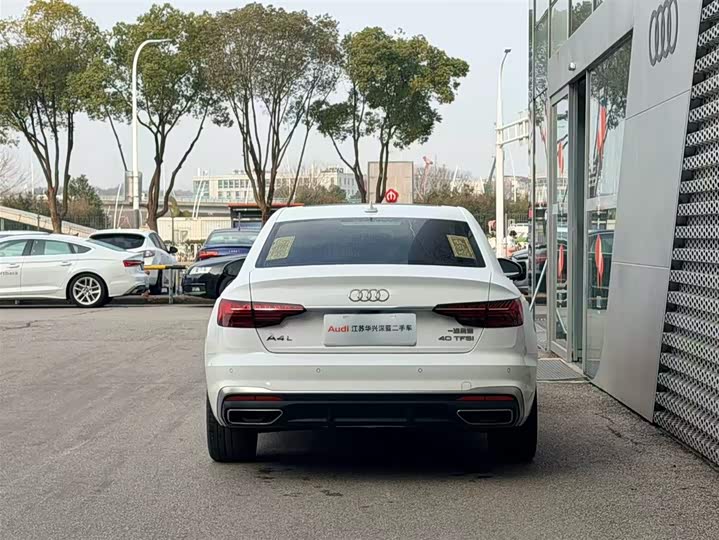 Фото 3 - Audi A4L