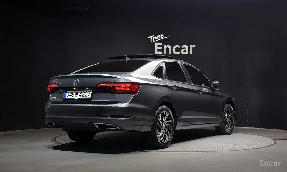 Фото 2 - Volkswagen Jetta