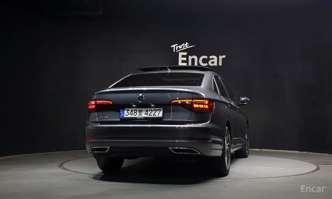 Фото 4 - Volkswagen Jetta