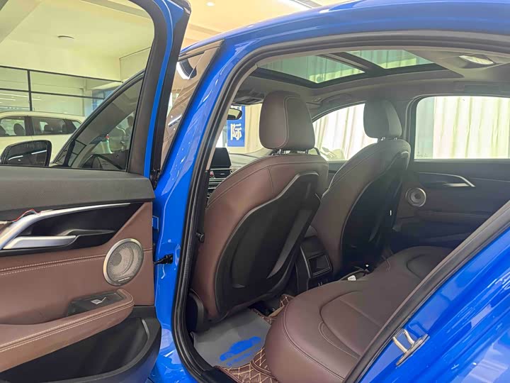 Фото 8 - BMW 1 Series