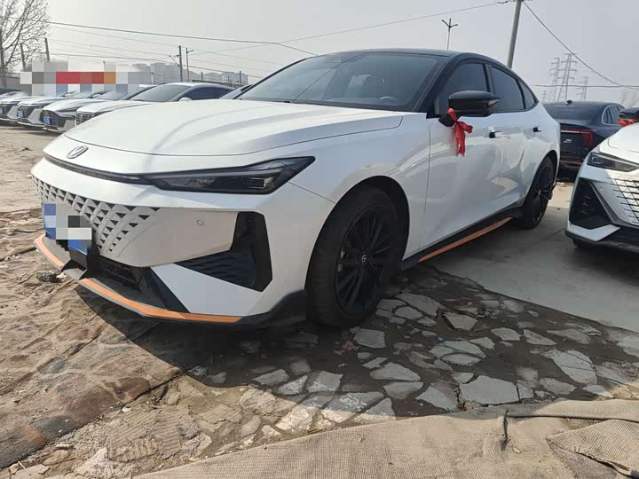 Фото 1 - Changan UNI-V