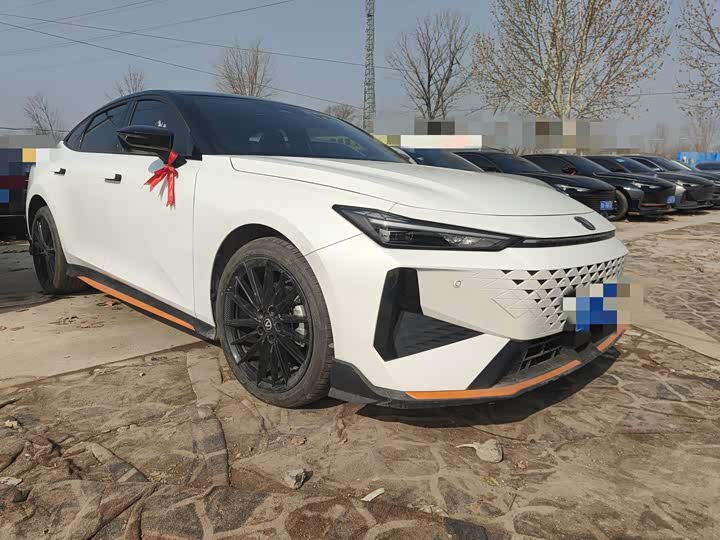 Фото 3 - Changan UNI-V