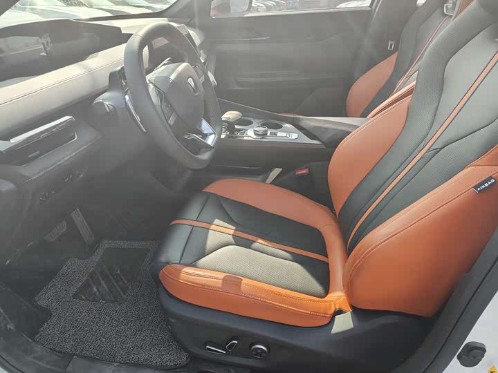 Фото 4 - Changan UNI-V