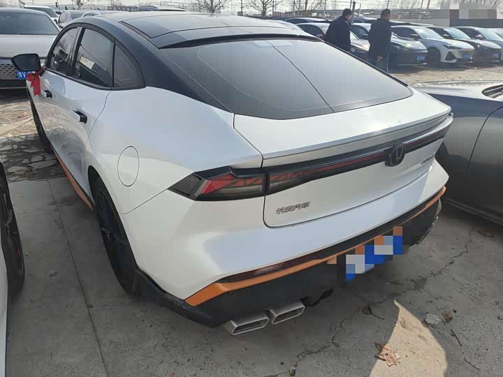 Фото 9 - Changan UNI-V