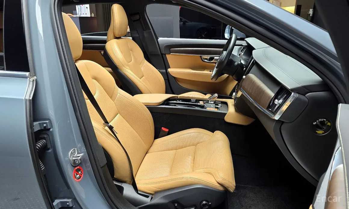 Фото 12 - Volvo S90