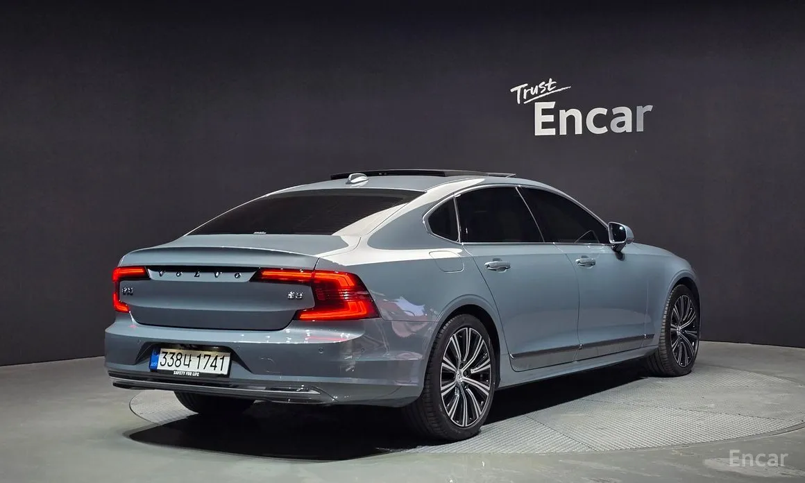 Фото 2 - Volvo S90