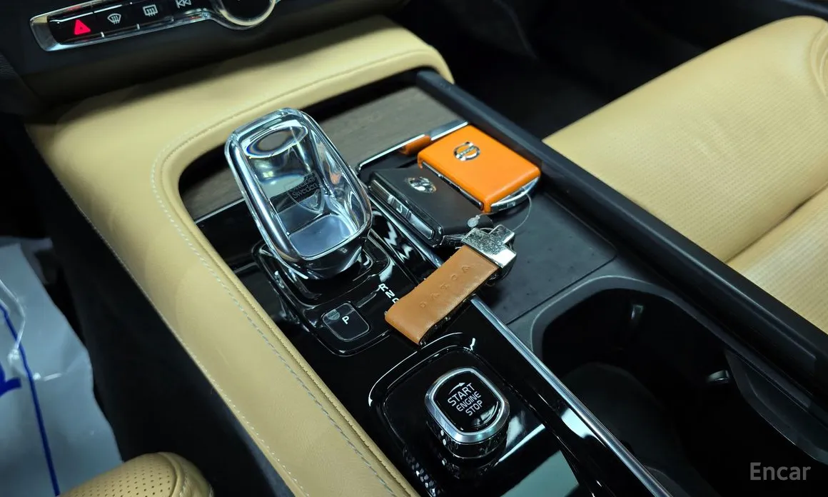 Фото 9 - Volvo S90