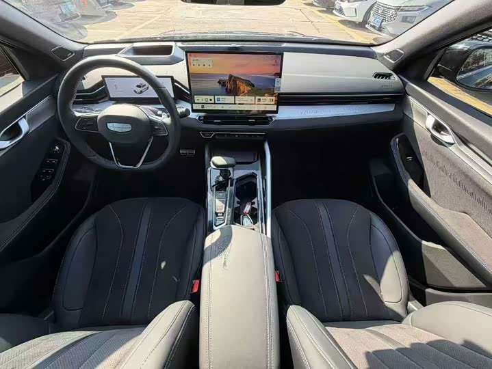 Photo 5 - Geely Preface