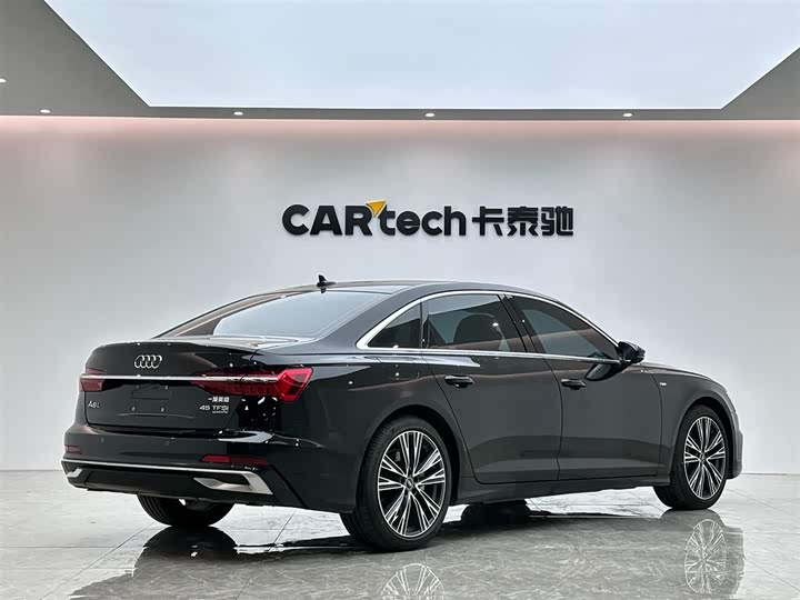 Фото 5 - Audi A6L