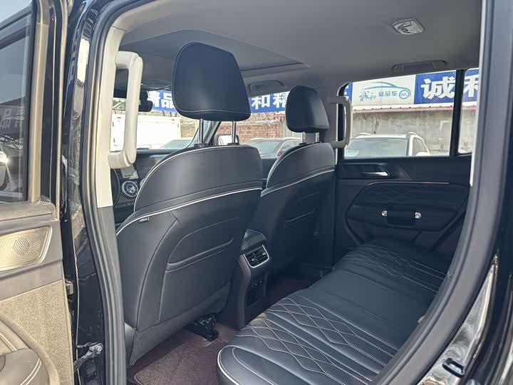 Фото 6 - Tank 300