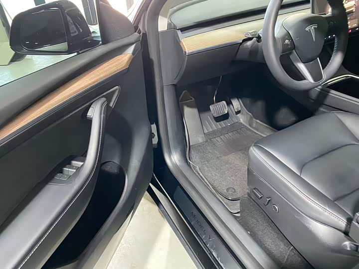 Фото 5 - Tesla Model Y