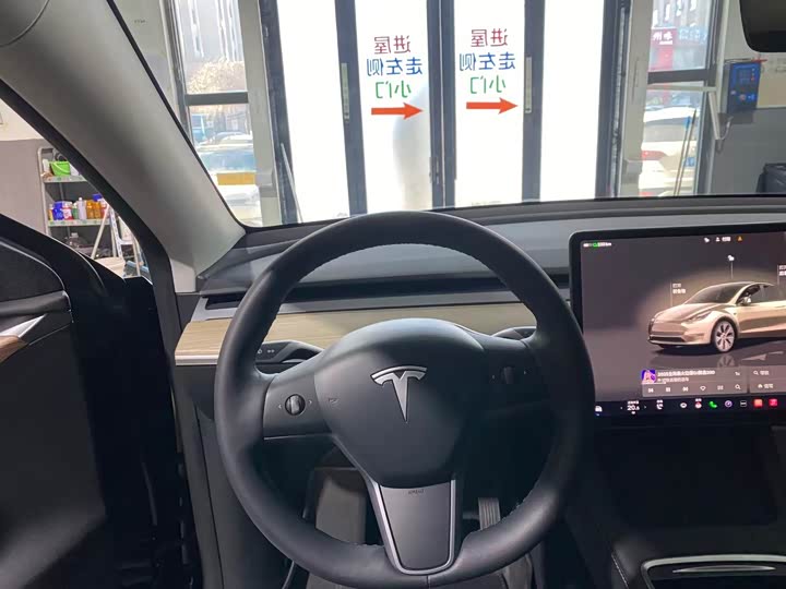 Фото 8 - Tesla Model Y