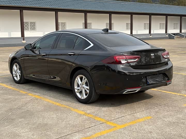 Фото 4 - Buick Regal