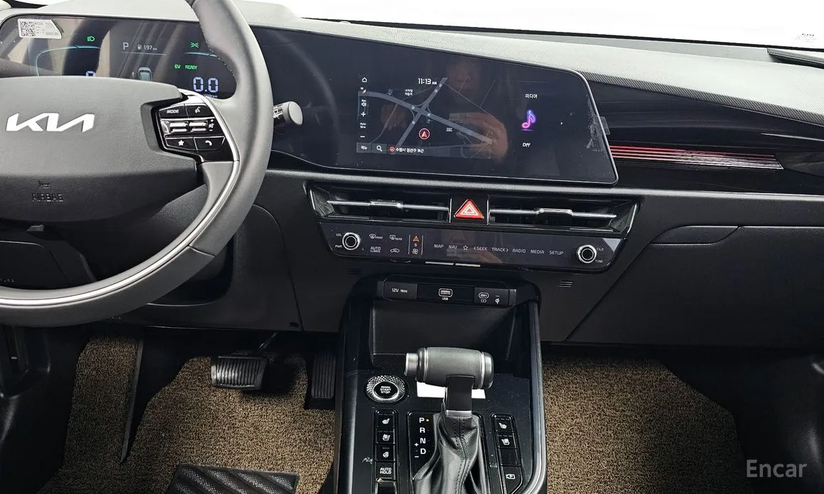 Фото 14 - Kia Niro