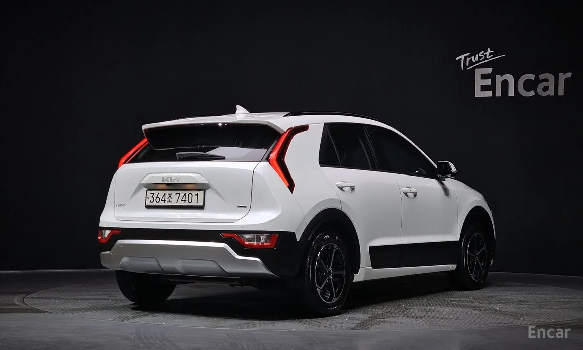 Фото 2 - Kia Niro