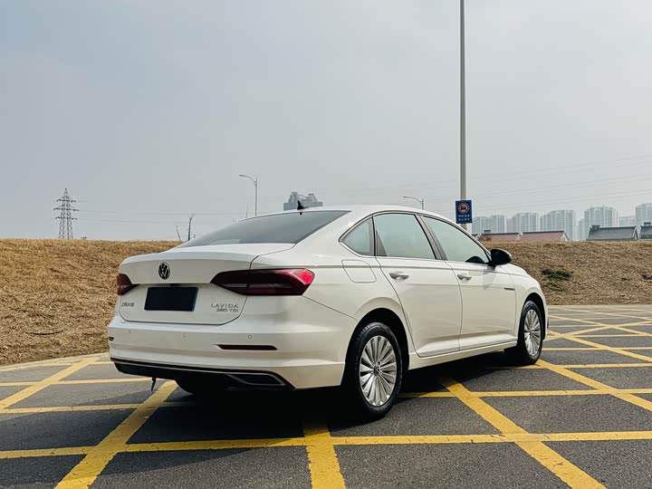 Фото 7 - Volkswagen Lavida