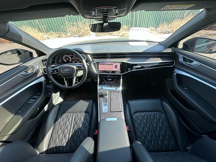 Фото 7 - Audi A6L