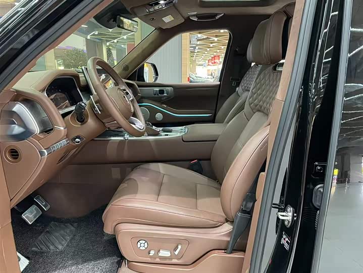 Фото 9 - Tank 700 Hybrid