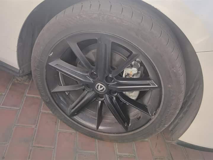 Фото 6 - Changan UNI-V