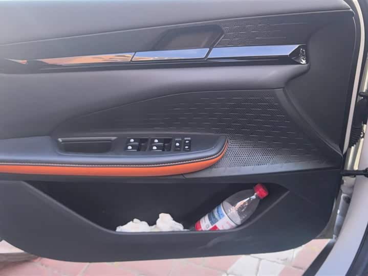 Фото 7 - Changan UNI-V