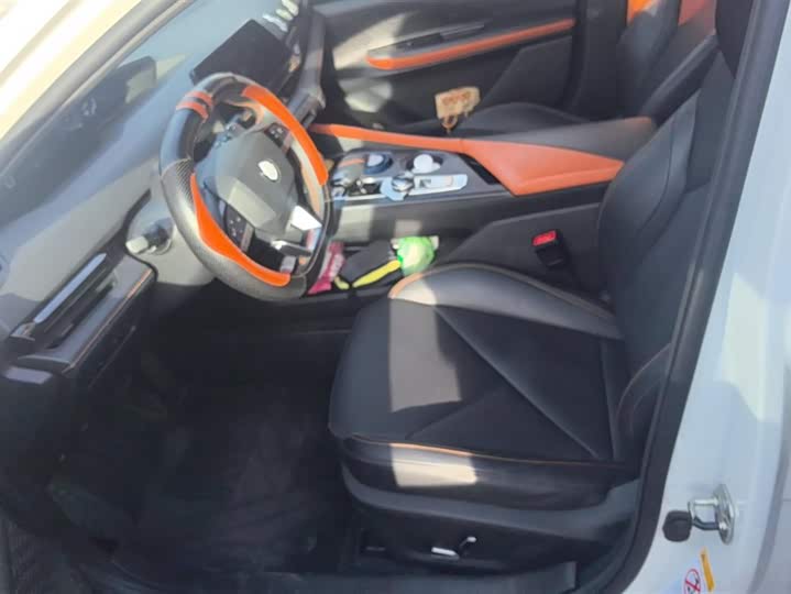 Фото 9 - Changan UNI-V