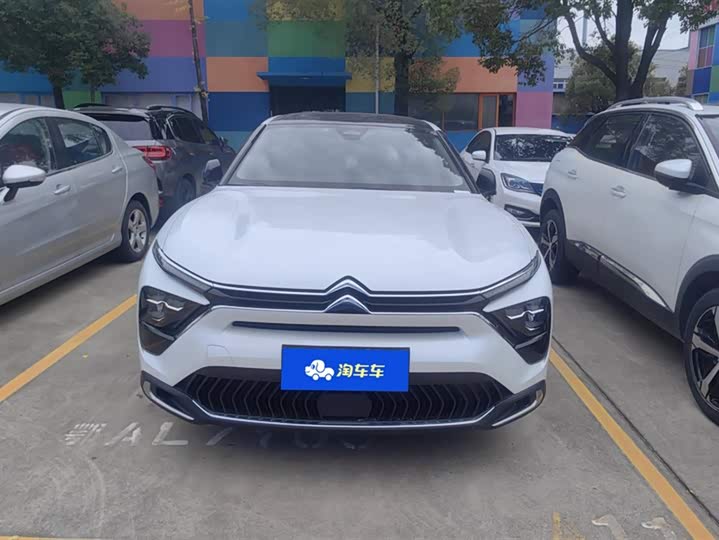 Фото 2 - Citroen C5 X