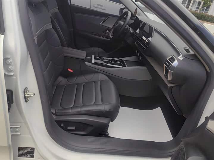 Фото 8 - Citroen C5 X