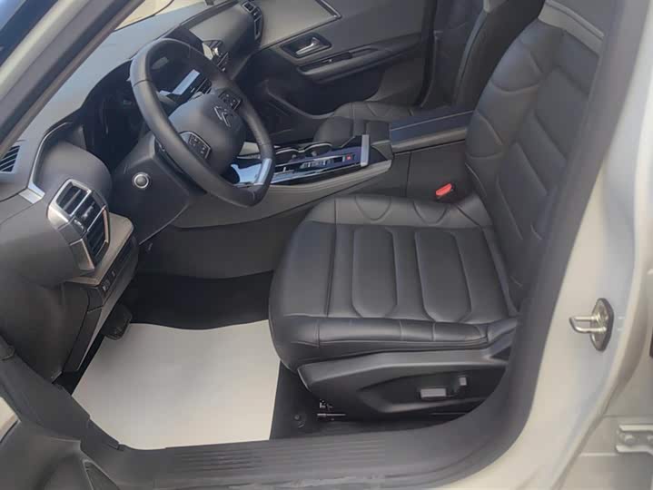 Фото 9 - Citroen C5 X