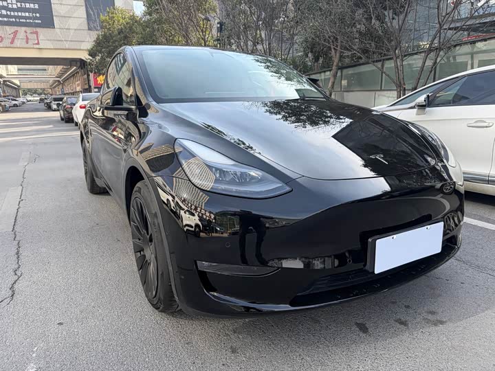 Фото 3 - Tesla Model Y