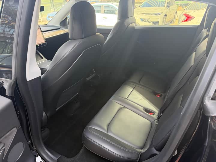 Фото 8 - Tesla Model Y