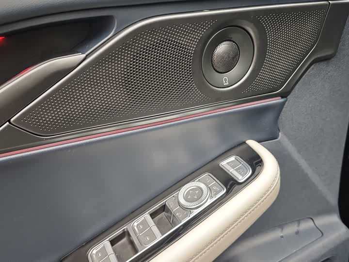 Фото 9 - Lincoln Z (Zephyr)