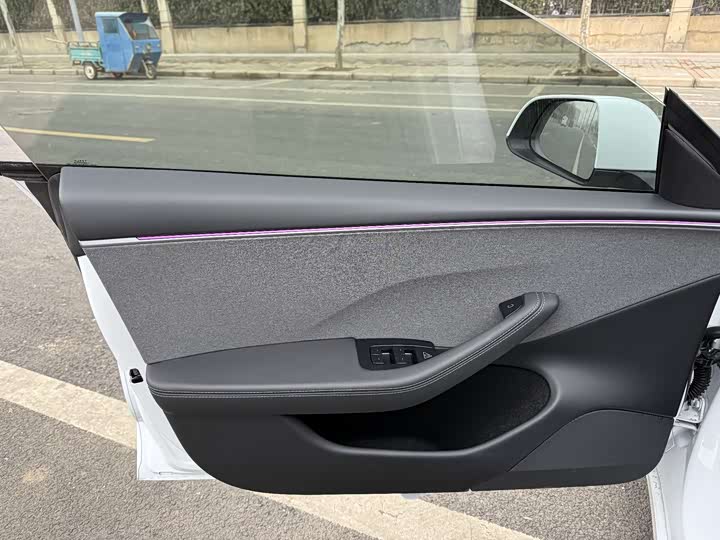 Фото 7 - Tesla Model 3