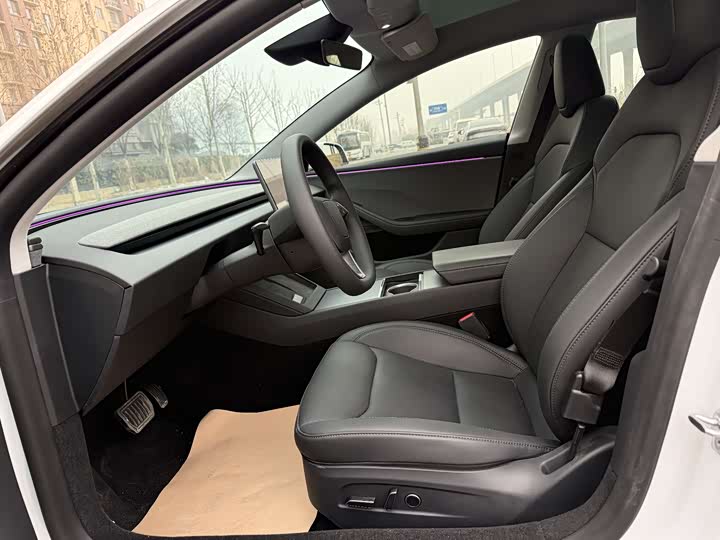 Фото 8 - Tesla Model 3