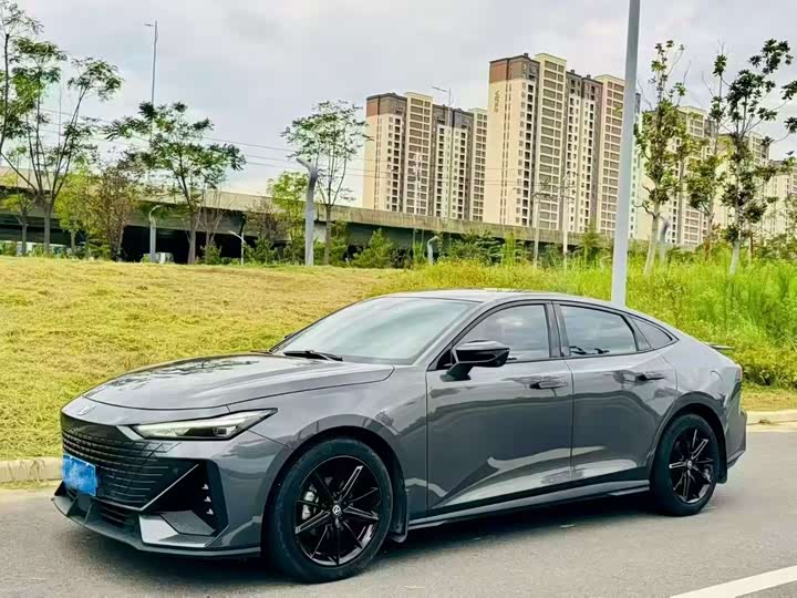 Фото 1 - Changan UNI-V