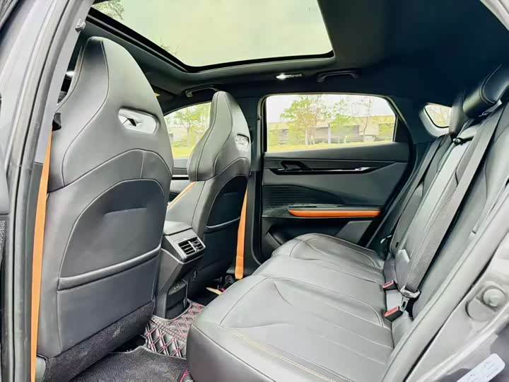 Фото 6 - Changan UNI-V