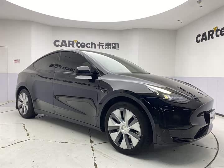 Фото 2 - Tesla Model Y