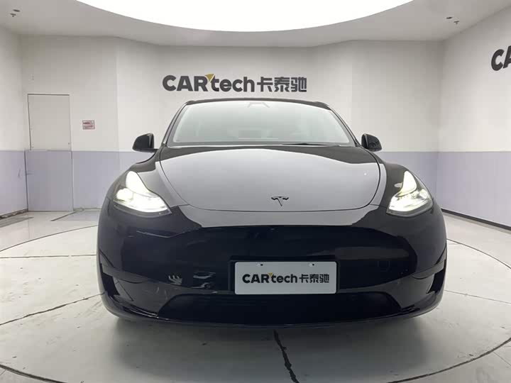 Фото 3 - Tesla Model Y