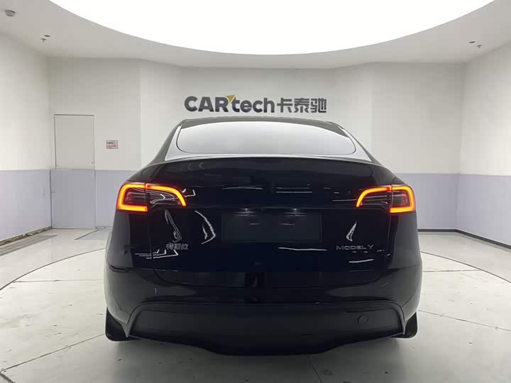Фото 6 - Tesla Model Y
