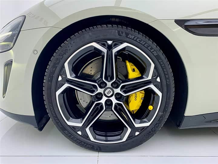 Фото 8 - Xiaomi SU7