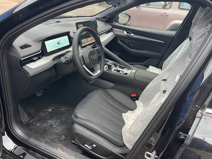 Photo 9 - Geely Preface