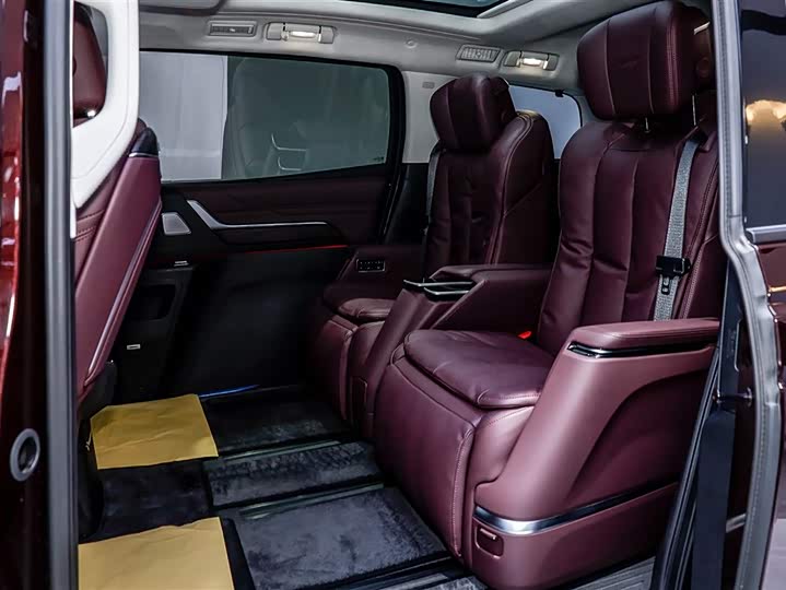 Фото 9 - Buick GL8 Century