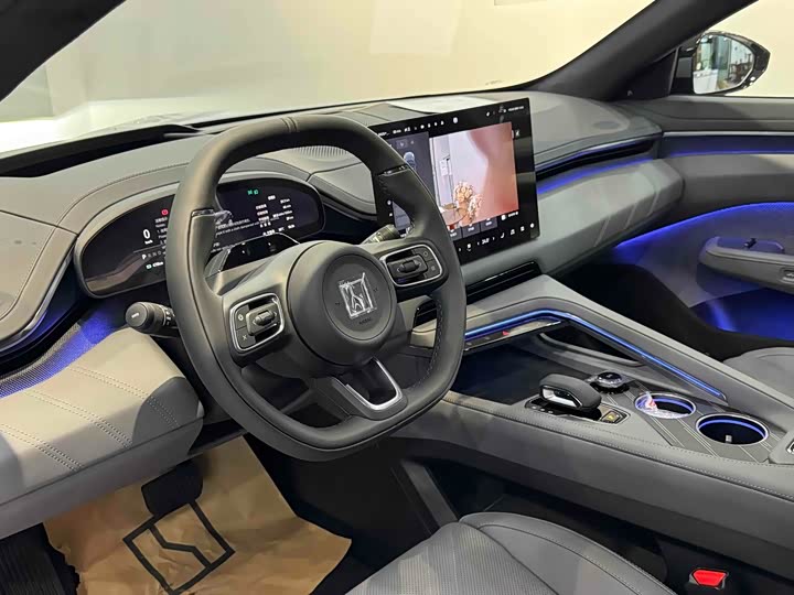 Фото 9 - Zeekr 001