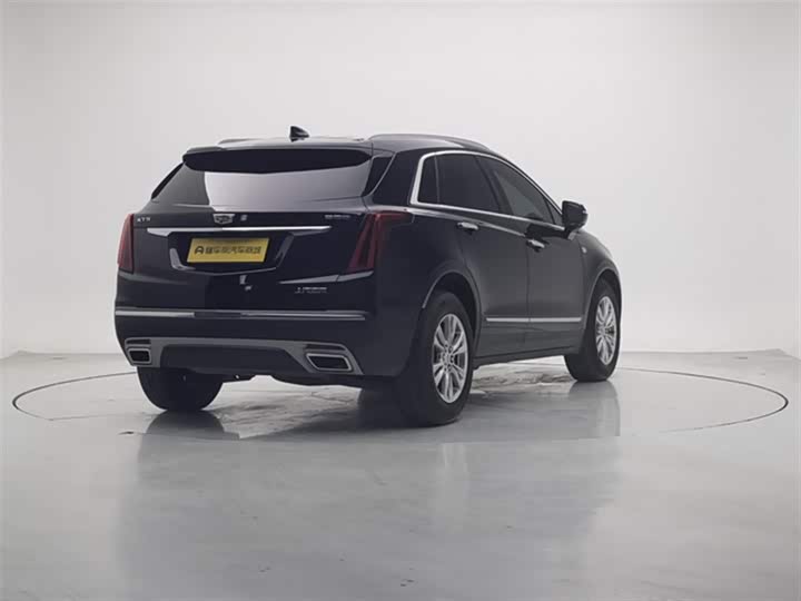 Фото 8 - Cadillac XT5
